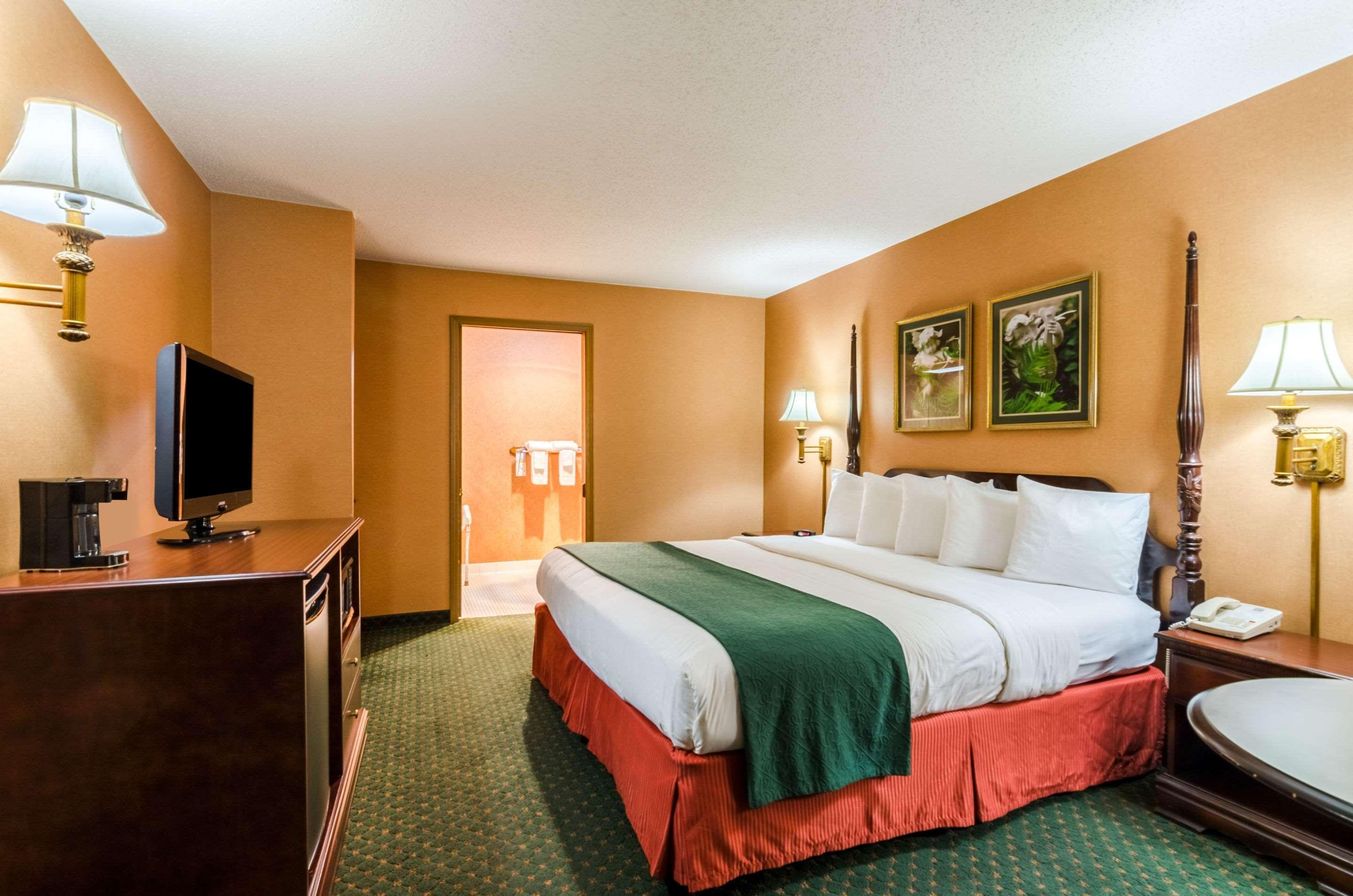 Quality South Hotel