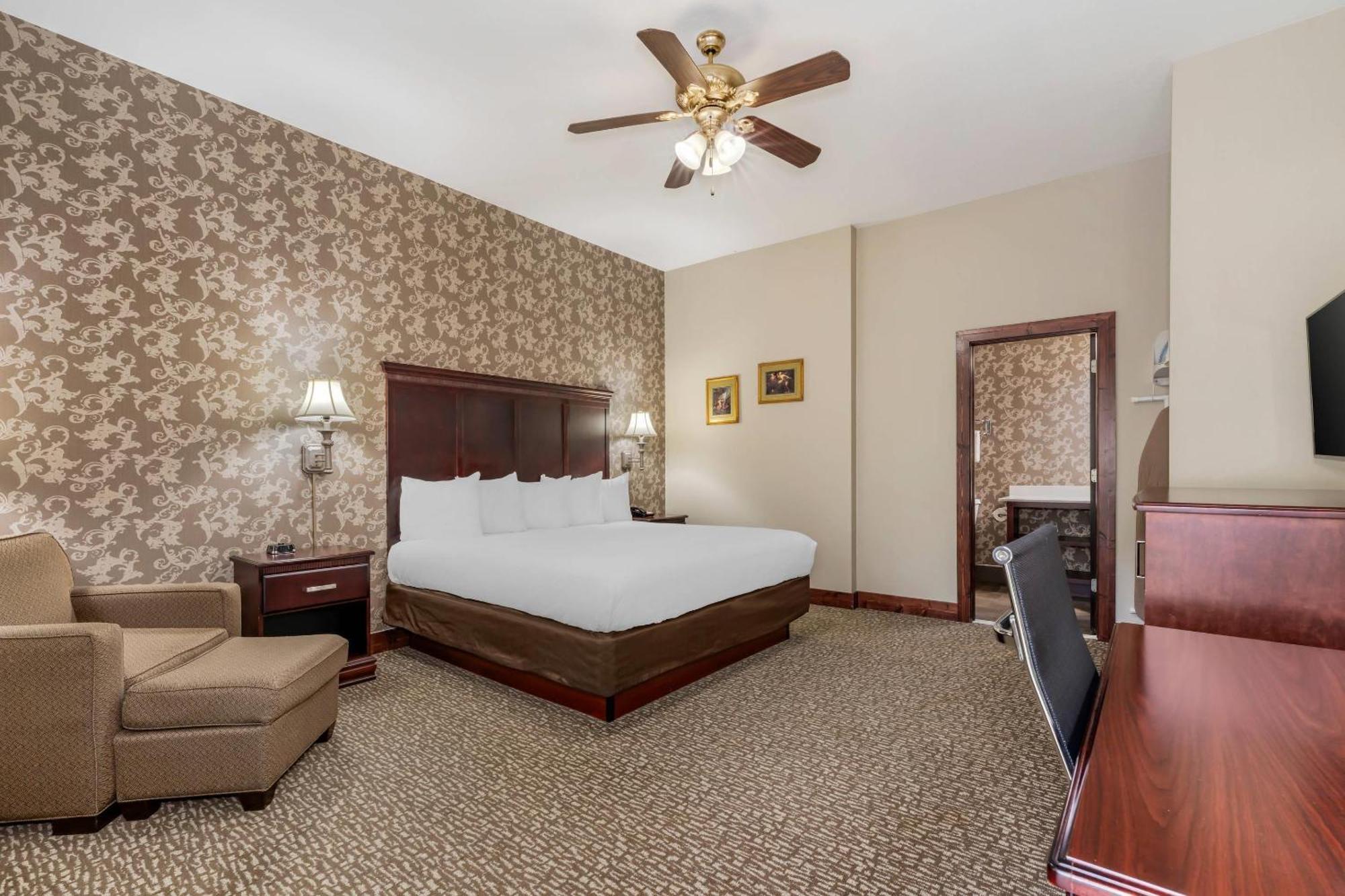 Quality South Hotel